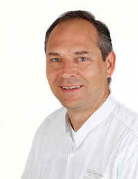 OA Dr. Thomas Gratzer