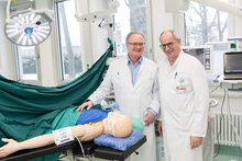 Prim. Univ.-Prof. Dr. Wilhelm Kaulfersch (Kinder- und Jugendheilkunde) und Prim. Univ.-Prof. Dr. Rudolf Likar (Anästhesiologie und Intensivmedizin