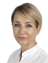 Hawkins Elfriede, Physiotherapeutin