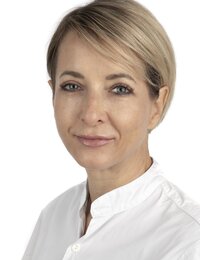 Hawkins Elfriede, Physiotherapeutin